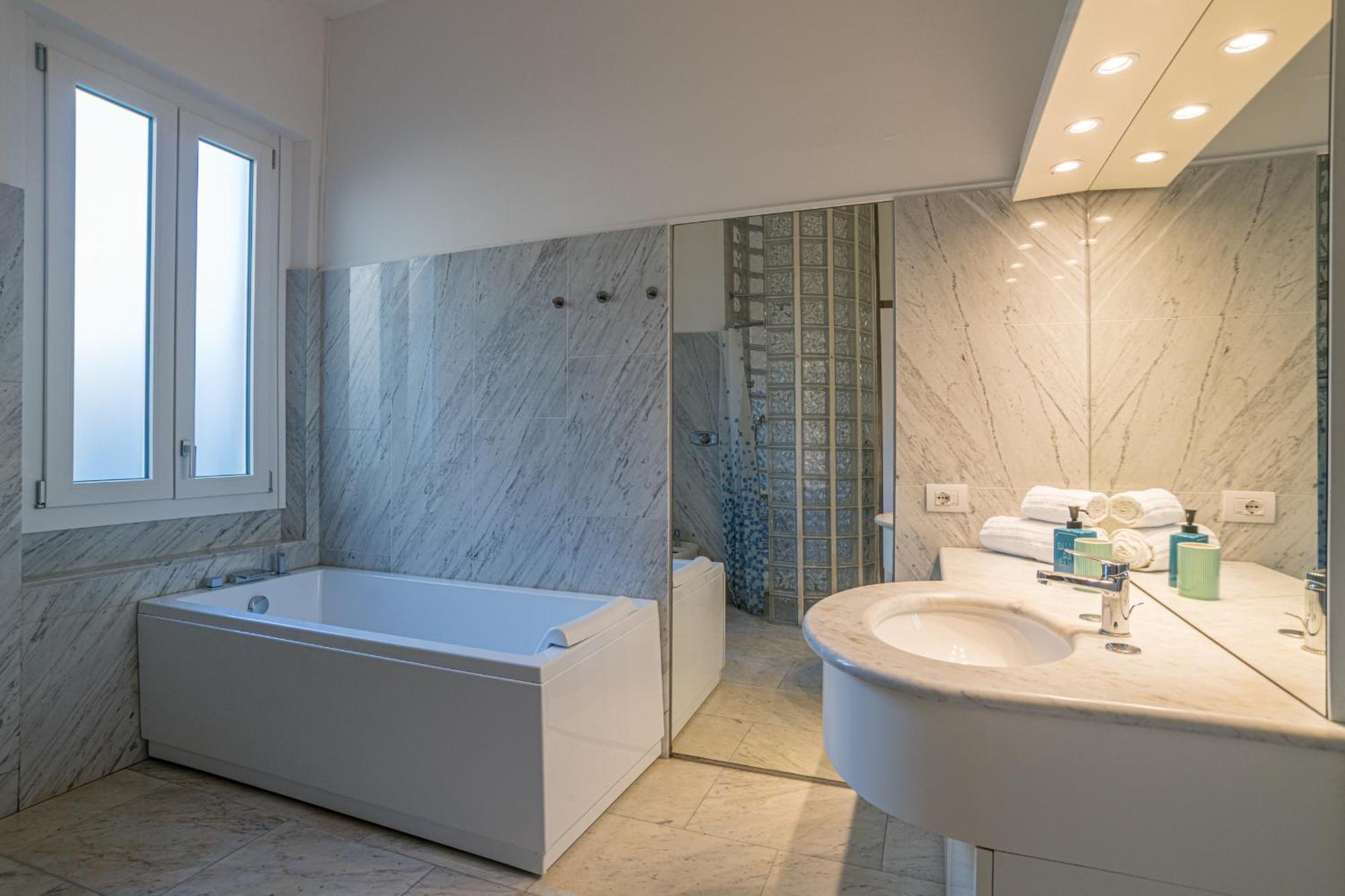 Casa Bambu - Splendida Vista Lago E Posto Auto Laglio Zewnętrze zdjęcie